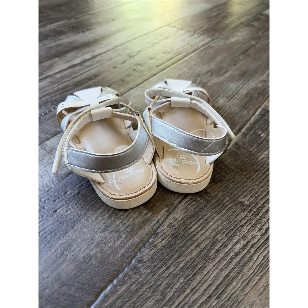 Stride Rite Kehlani white leather T-strap sandals laser-cut Size 10 Girls‎